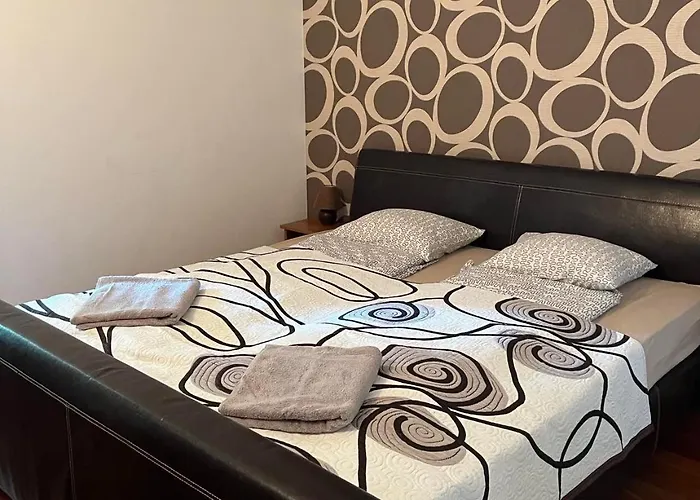 Bavaria Club * 巴拉通雷勒