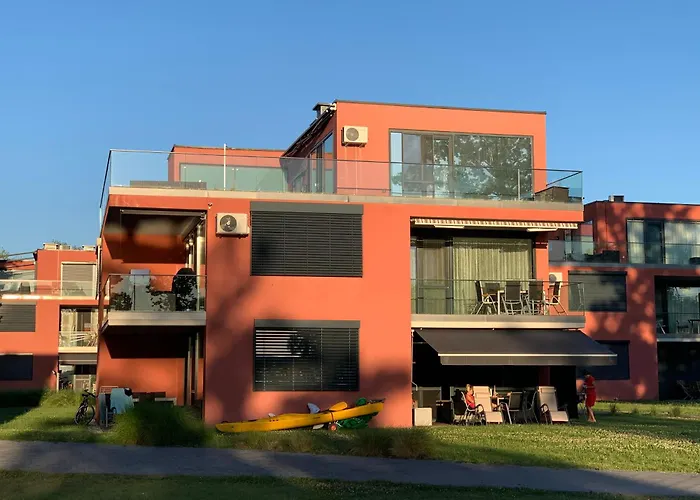 Bavaria Club * 巴拉通雷勒