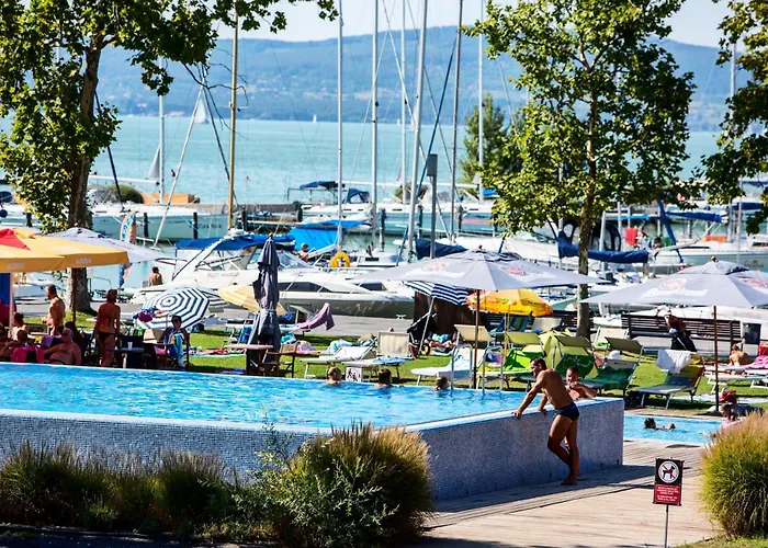 Bavaria Club 假日公园 巴拉通雷勒