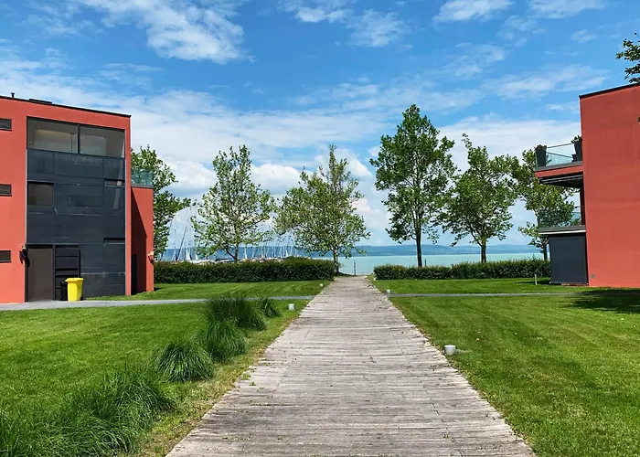 Bavaria Club 假日公园 *