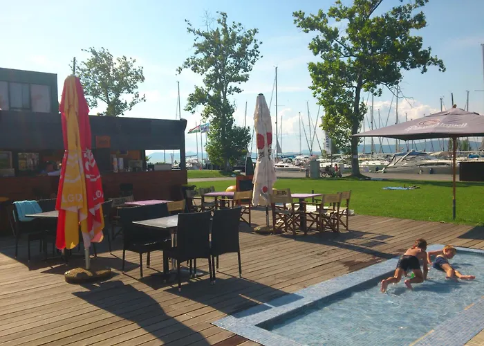 假日公园 Bavaria Club 巴拉通雷勒